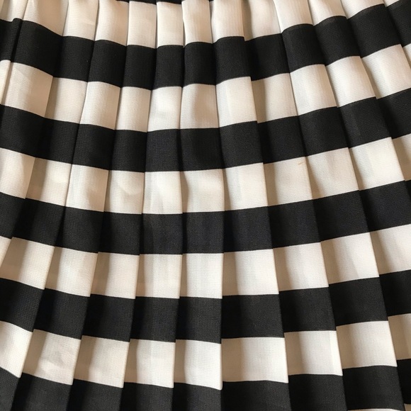 Mini Skirt - Picture 2 of 3